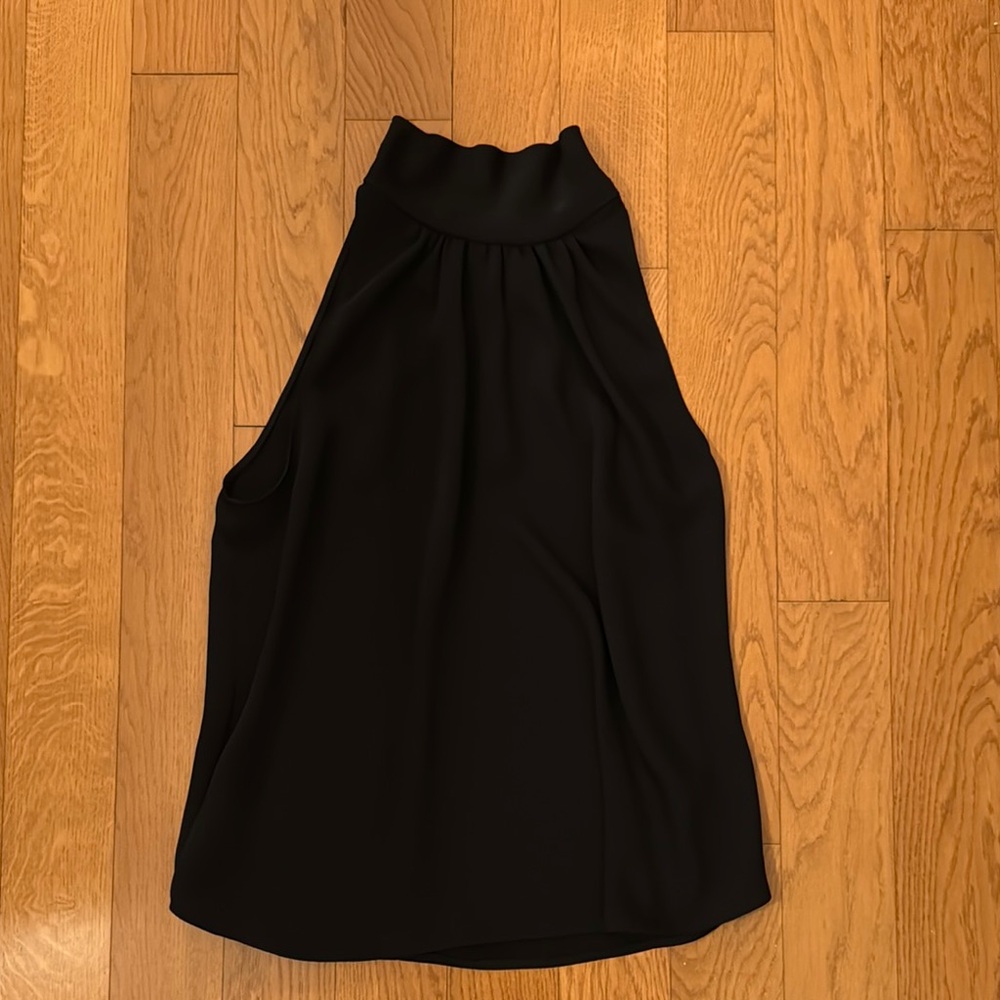 Babaton Chic Black Sleeveless Blouse